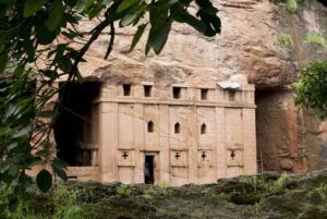 ✨ Religious & Cultural Significance 2 Biete Abba Libanos – One of Lalibela’s sacred rock-hewn churches, showcasing centuries-old Ethiopian Orthodox craftsmanship.