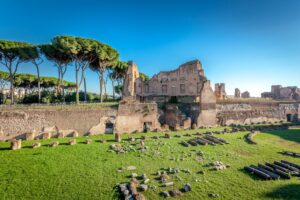 Palatine Hill: Rome’s Legendary Seat of Power 1 View of Palatine Hill in Rome, Italy, showing ancient ruins and panoramic city views.