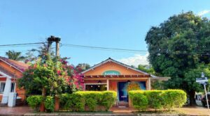 HOSTEL BAMBU eco-lodge surrounded by lush shrubs and trees in Puerto Iguazú, Argentina